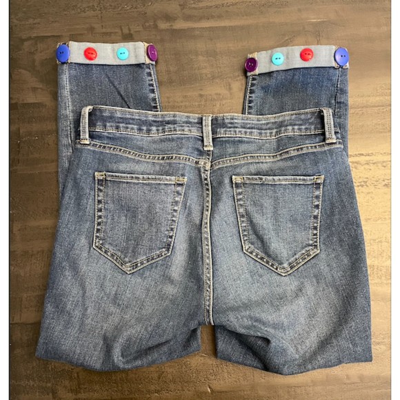 a.n.a Skinny Ankle Jeans Cuffed/Rolled Multicolored Buttons-Sz 6 - Picture 2 of 9